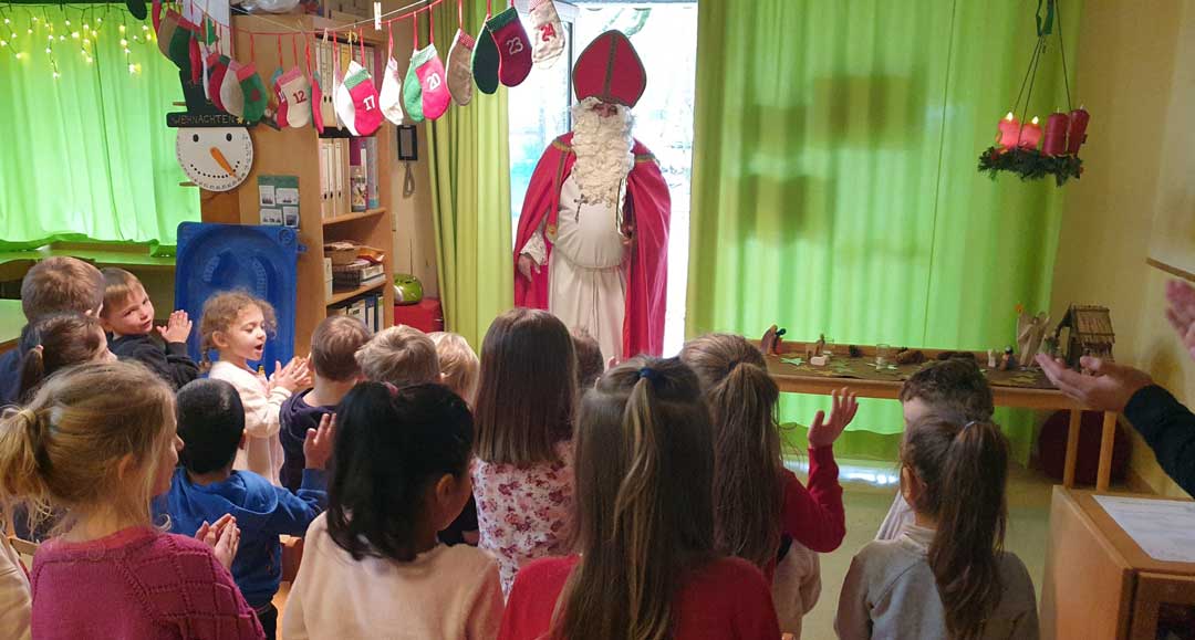 Der hl. Nikolaus war zu Besuch im Städtischen Kindergarten "Am Gabis" (Foto: Kindergarten "Am Gabis")