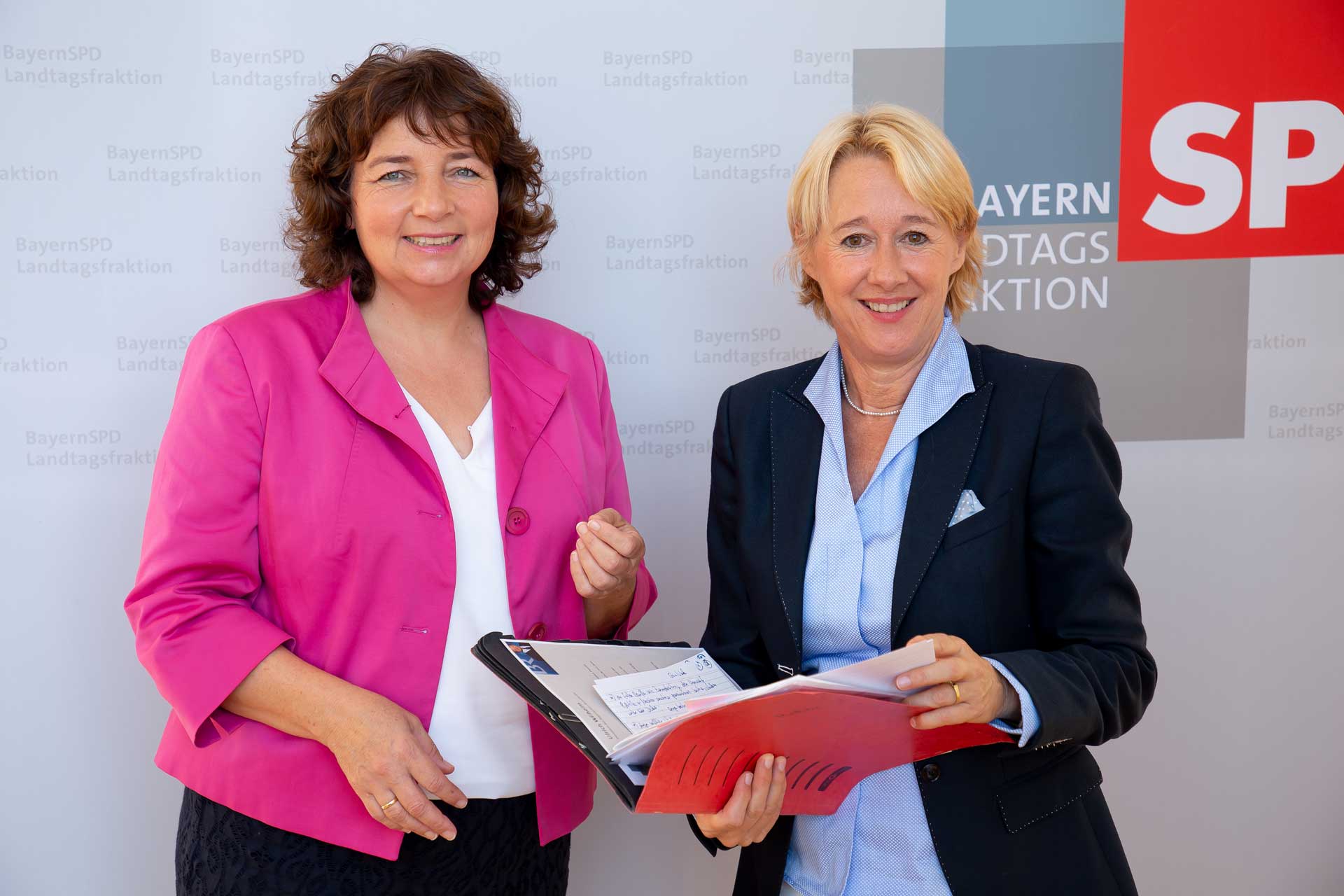 Die SPD-Abgeordneten Ruth Müller und Martina Fehlner (Foto: SPD-Niederbayern)