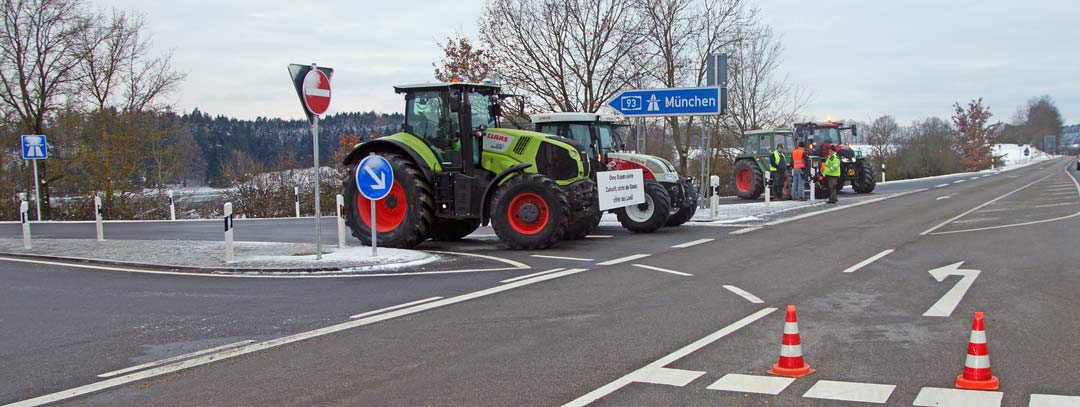 Auch die Auffahrt zur A 93 bei Bad Abbach war von den Demo-Aktionen betroffen (Foto: Andreas Schambeck/Bad Abbacher Kurier)