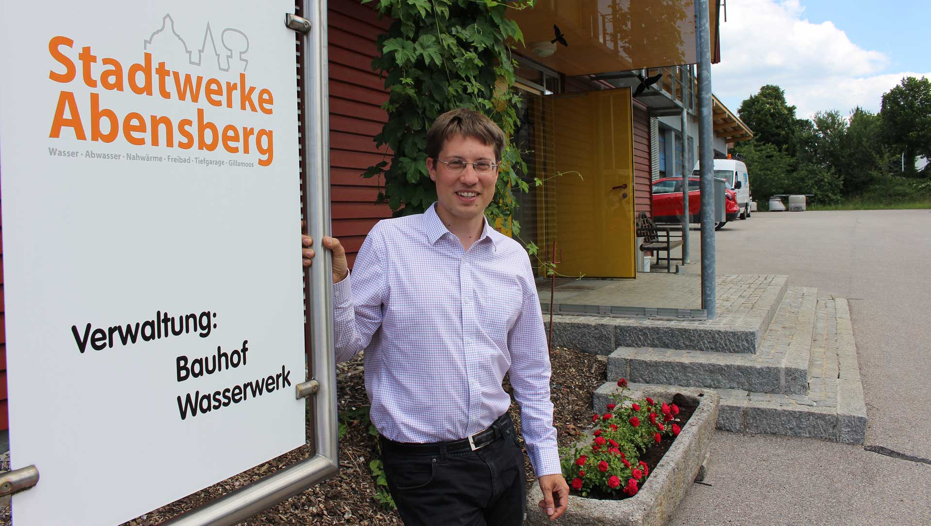 Dr.-Ing. Rainer Reschmeier arbeitet sich derzeit in das umfangreiche Aufgabengebiet der Stadtwerke Abensberg ein. (Foto: Ingo Knott/Stadt Abensberg)