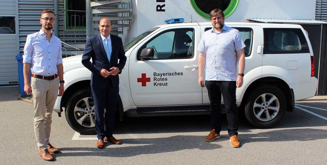 Christoph Kühnl vom BRK Kelheim (links) suchte gemeinsam mit Bundestagsabgeordneten Florian Oßner (Mitte) und Bürgermeister Christian Schweiger (rechts) Lösungen für die künftigen Herausforderungen des BRK. (Foto: CSU-Niederbayern)