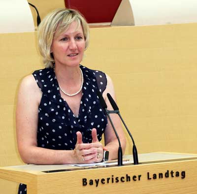 Petra Högl informierte die Gäste über ihre Arbeit für die Region Kelheim im Bayerischen Landtag (Foto: Stefan Scheuerer)
