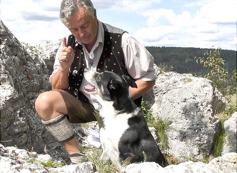 Fritz Zirngibl mit seinem Hund auf dem Teufelsfelsen bei Bad Abbach (Foto: Fritz Zirngibl)