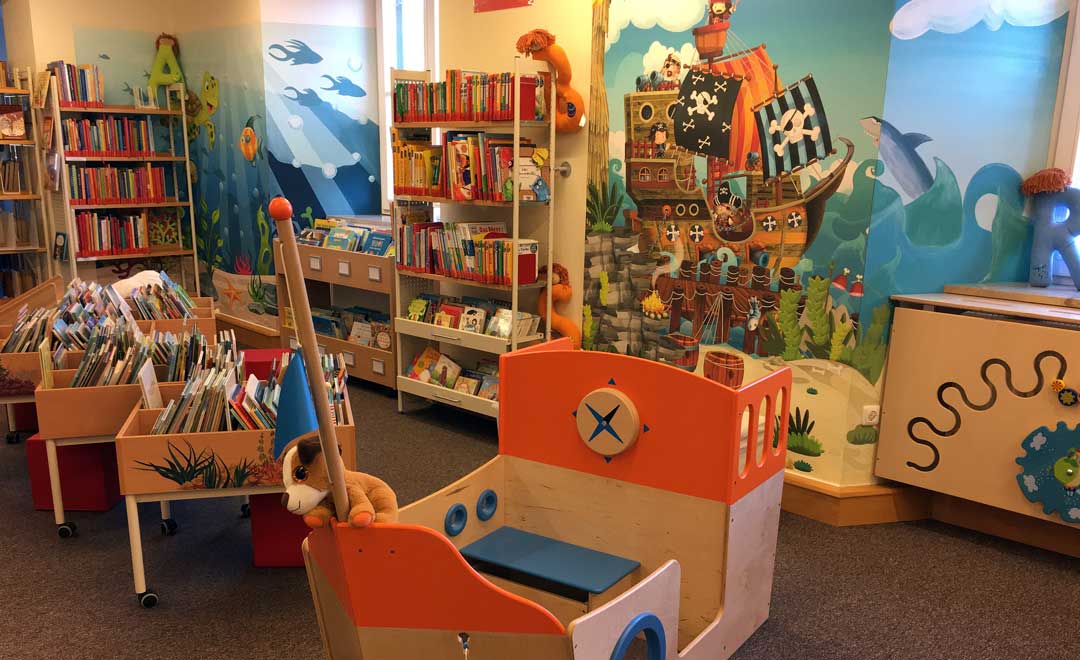 Die neugestalteten Räumlichkeiten der Stadtbücherei Kelheim - hier der Kinderbereich - (Foto: Liane Ehrl)