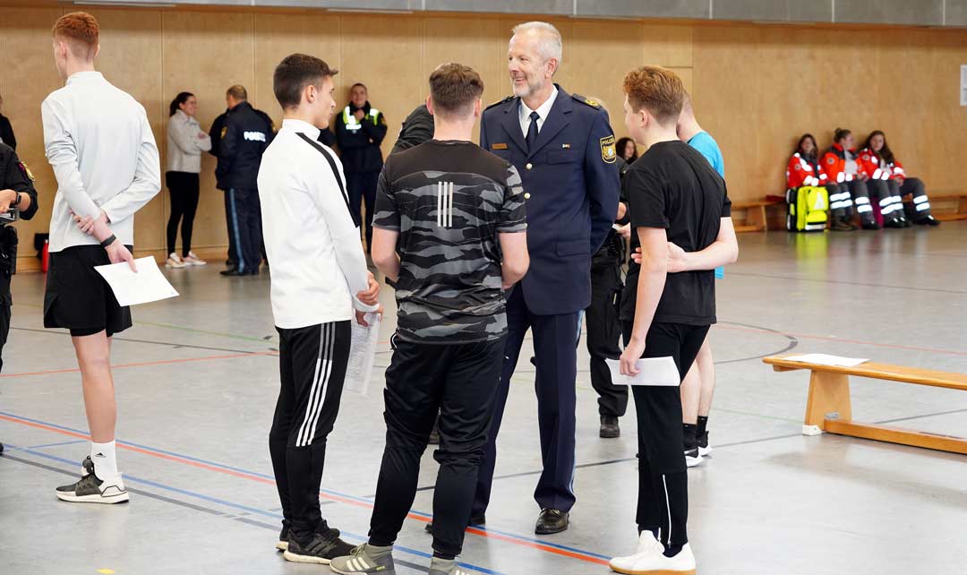 Polizeivizepräsident Schöniger stand ebenfalls für Fragen zum Polizeidienst Rede und Antwort (Foto: Polizeipräsidium Oberpfalz)
